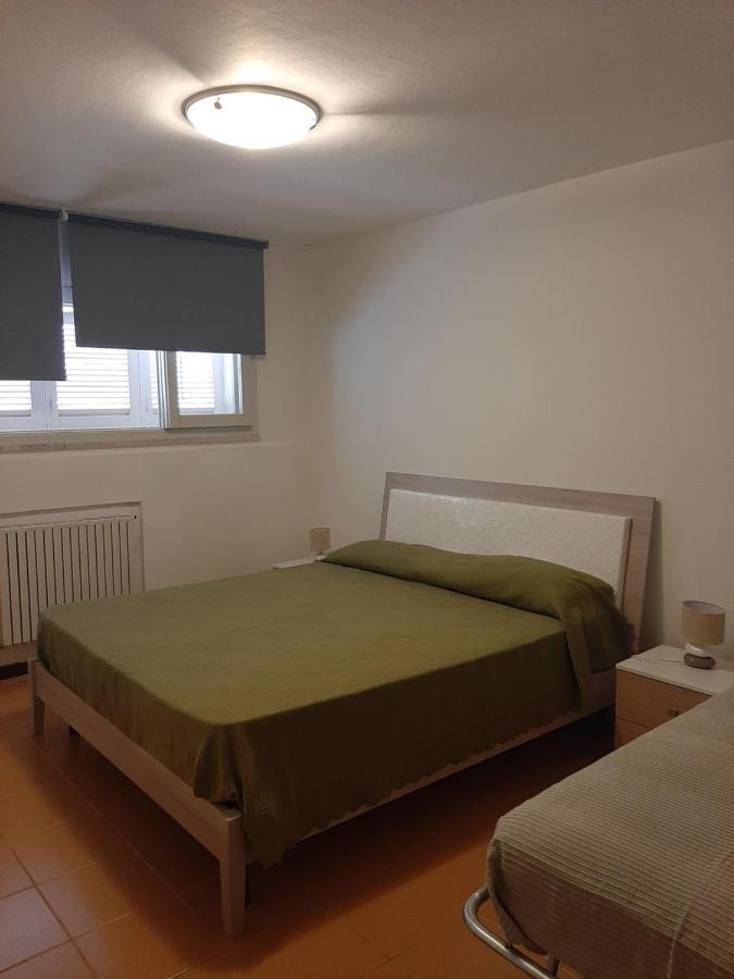 Lomarchi Holiday Home Карини Екстериор снимка