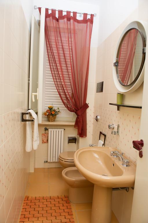 Lomarchi Holiday Home Карини Екстериор снимка